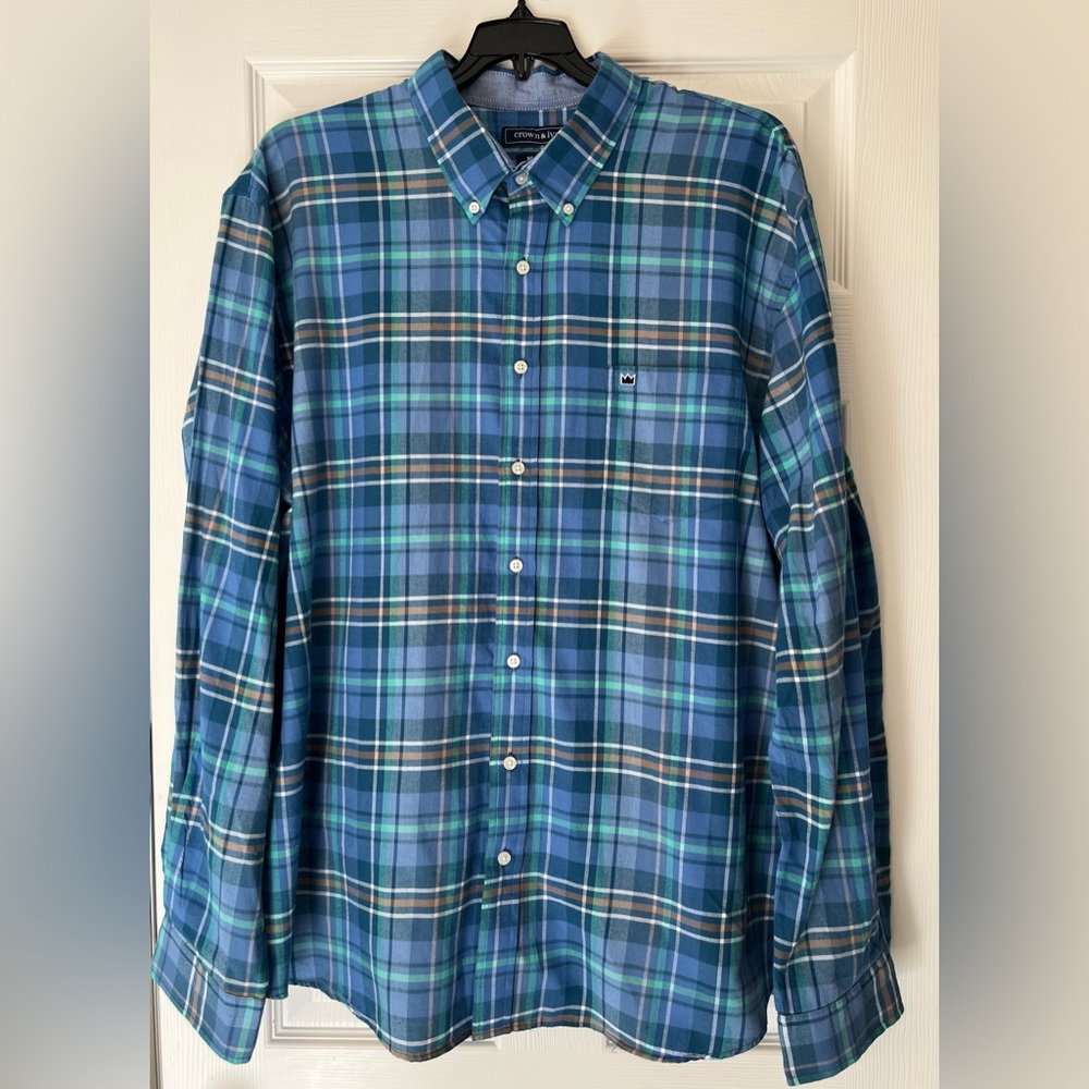 Men’s 2XL Tall Crown & Ivy button down shirt.